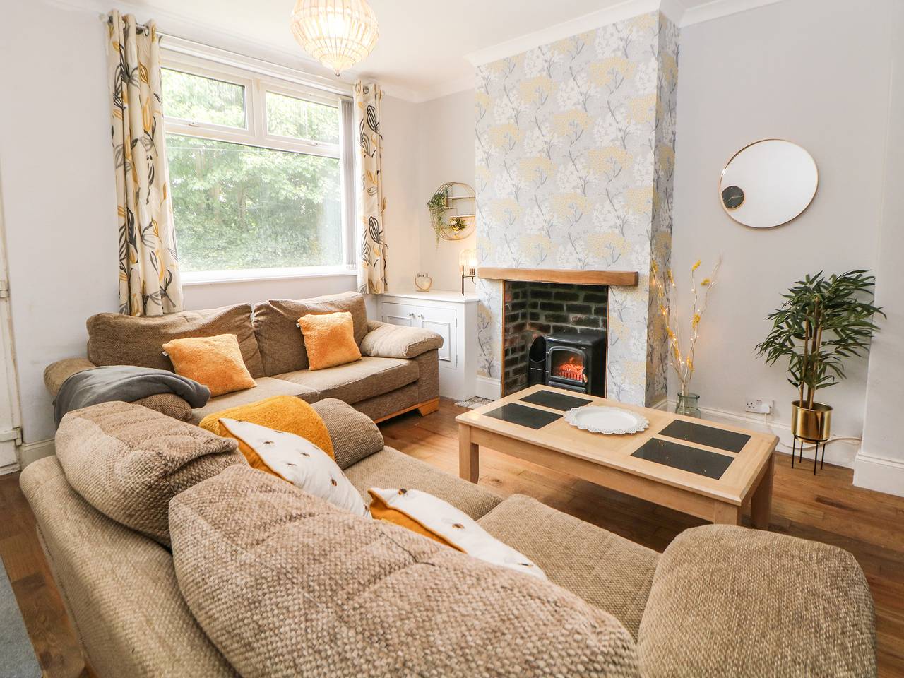 Appletree Cottage in Old Bolsover, Derbyshire