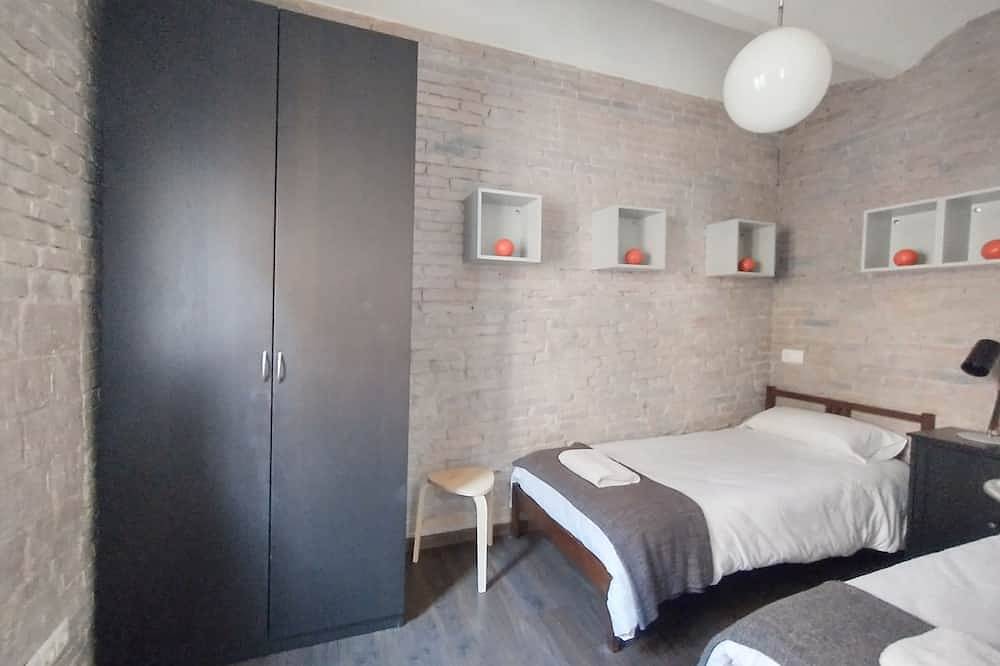 Barceloneta apartment with balcony in Barcelona Centre, Barcelona