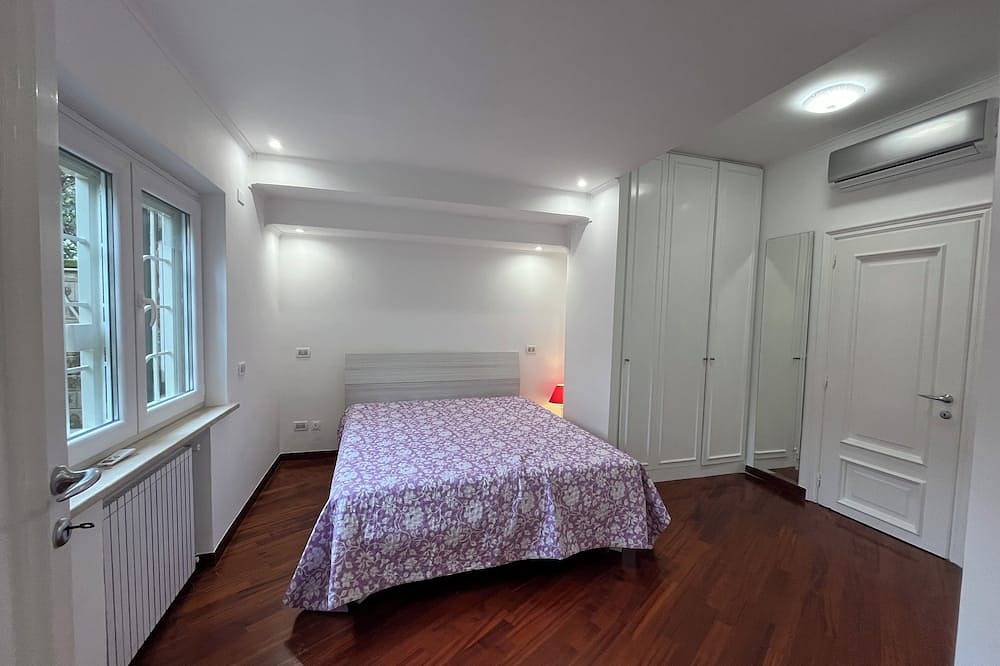 Relaxation at the Gates of Rome, with swimming pool in Frascati, Castelli Romani