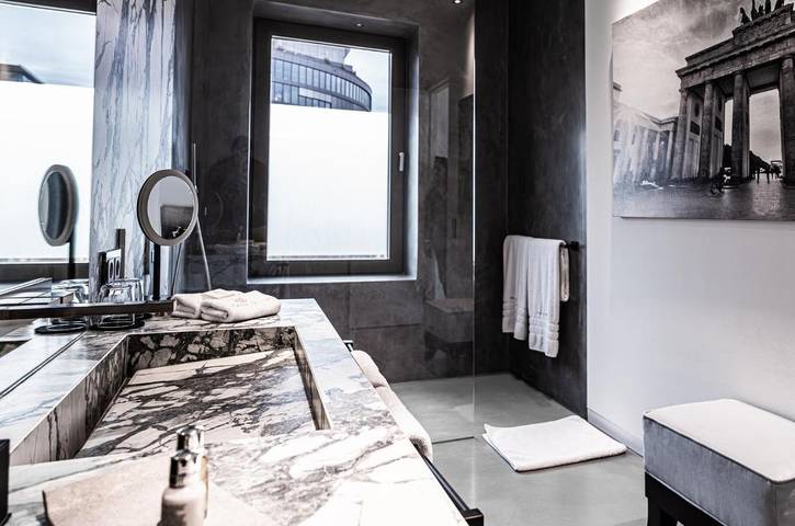 Hotel für 2 Personen, mit Terrasse und Pool sowie Ausblick und Sauna, mit Haustier in Frankfurt - 4