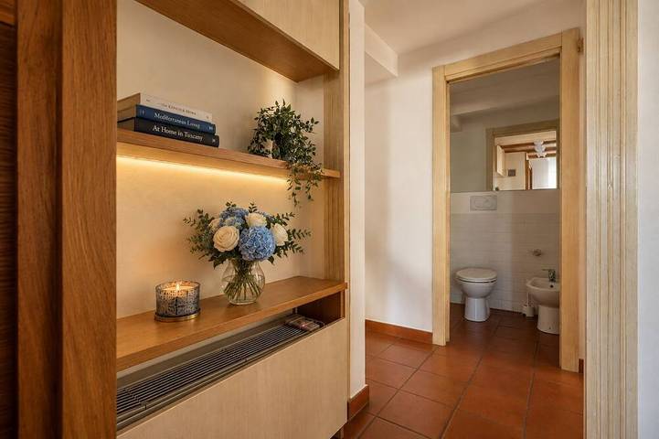 Ganze Wohnung, 2-bedroom apartment in charming Emilia-Romagna with Private Parking & AC comfort in Piacenza, Piacenza Provinz