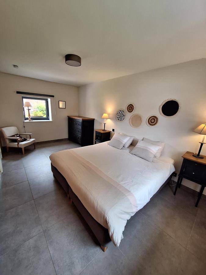 Location de vacances pour 15 personnes, avec jardin ainsi que vue et piscine, animaux acceptés à Gembloux - 2