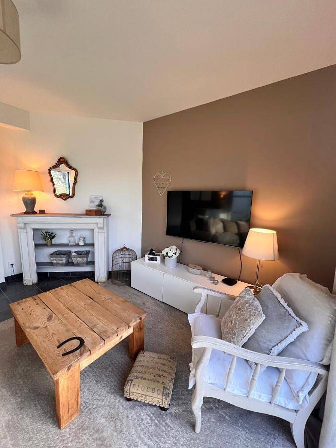 Location de vacances pour 4 personnes, avec vue ainsi que terrasse et jardin, animaux acceptés à Loperhet - 2