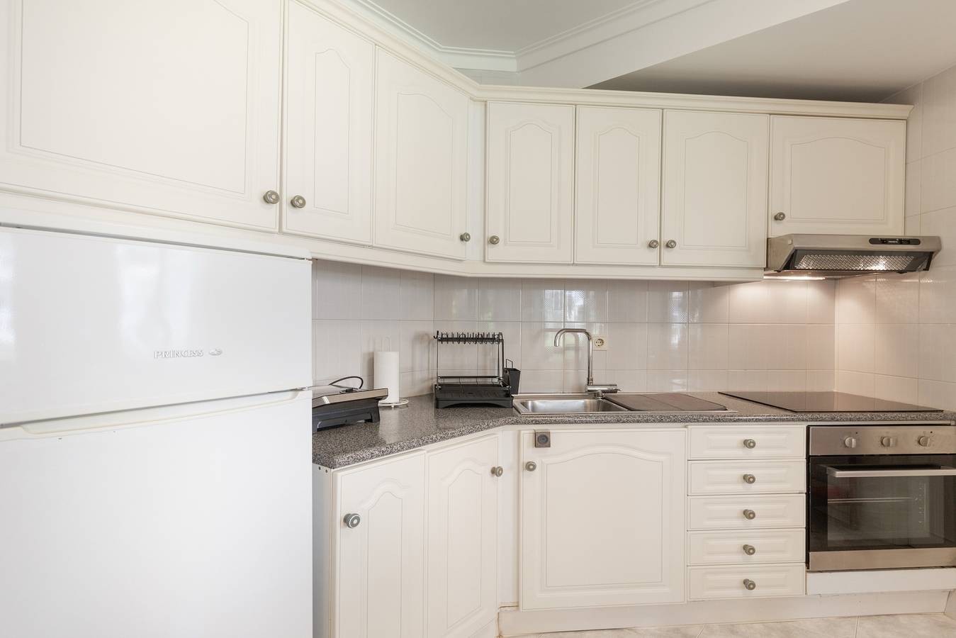 Appartement entier, Appartement « Na Praia da Amorosa » avec vue mer, jardin partagé et Wi-Fi in Praia da Amorosa, Chafé