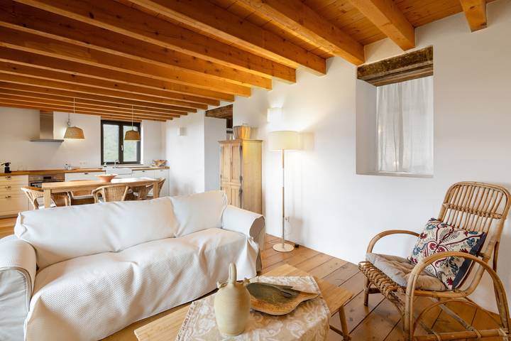 Holiday Home 'La Coma' with Mountain Views, Shared Garden & Wi-Fi in Ogassa, Katalonske Pyrenæerne