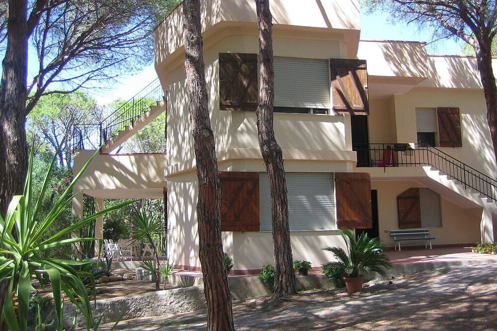 Entire apartment, Villa 50 meters from the sea in Santa Margherita di Pula (Cagliari) in Santa Margherita di Pula, Pula region