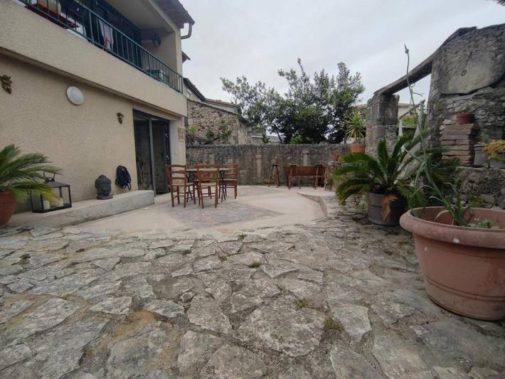 Location de vacances pour 3 personnes, avec jardin à Viviers - 2