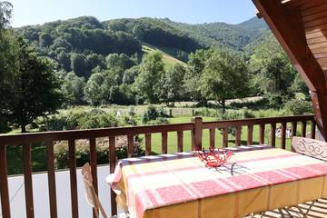 Gîte pour 4 personnes, avec jardin à Beaudéan
