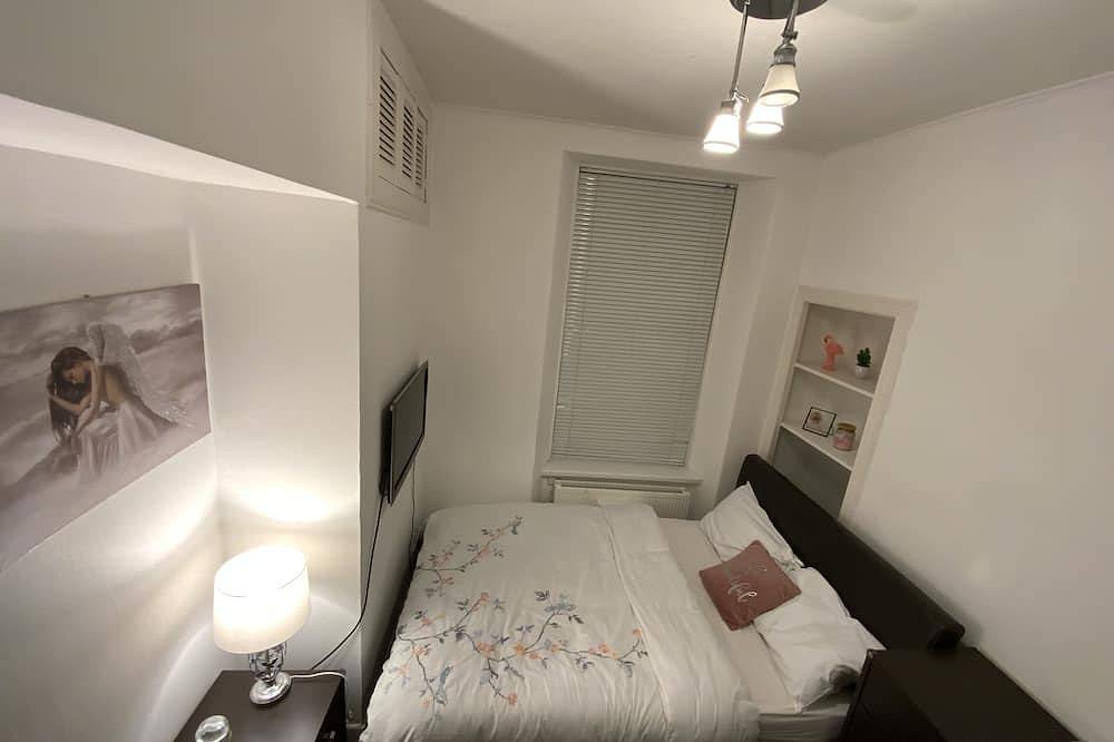 Entire apartment, Apartment - Sleeps2 - City Centre - Parking - Yard in Aberdeen, Aberdeenshire
