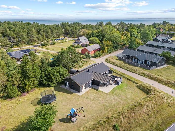 Villa for 12 personer, med terrasse og jacuzzi såvel som balkon/terrasse og sauna, husdyr tilladt - 1