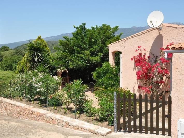 Location de vacances pour 4 personnes, avec jardin et terrasse en Corse-du-Sud - 2