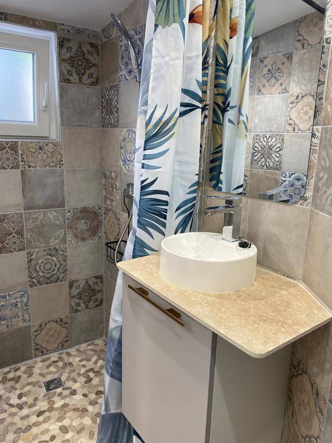 Appartement entier, Appartement au cœur du village in Mondragon, Vaucluse