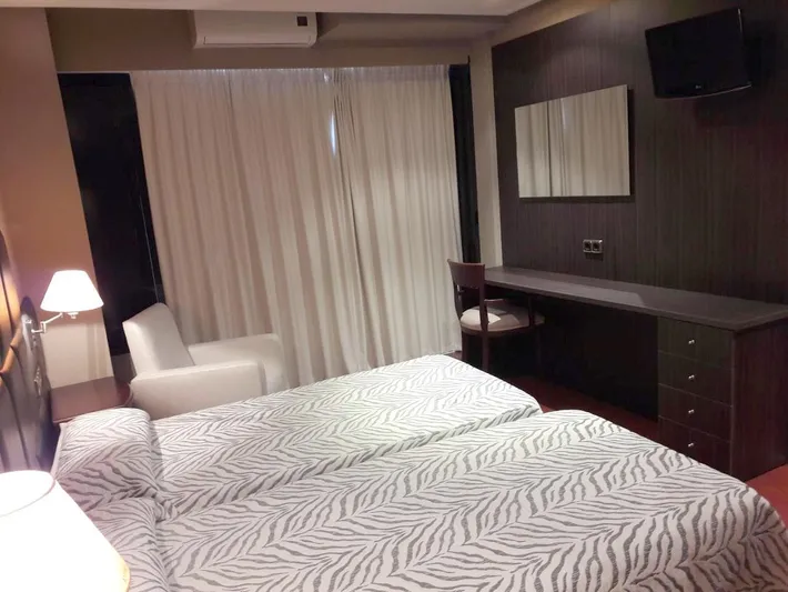 Hotel para 10 personas - 1