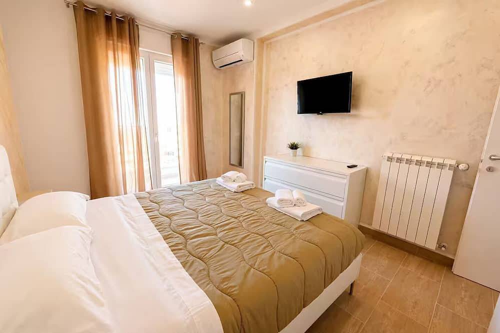 Entire apartment, Vacation House Grecale Apartment Leonardo Airport in Fiumicino, Rome Province