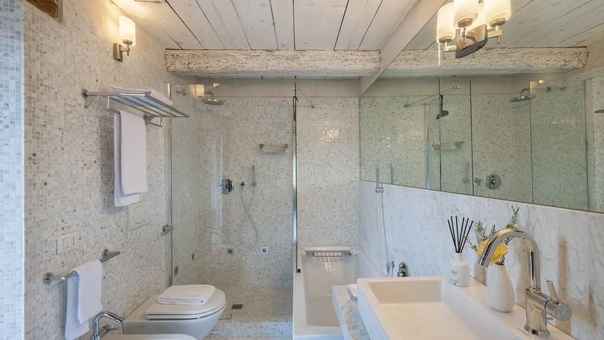 Casa Sant'Elia 7+3, Emma Villas in Filottrano, Provincia di Ancona
