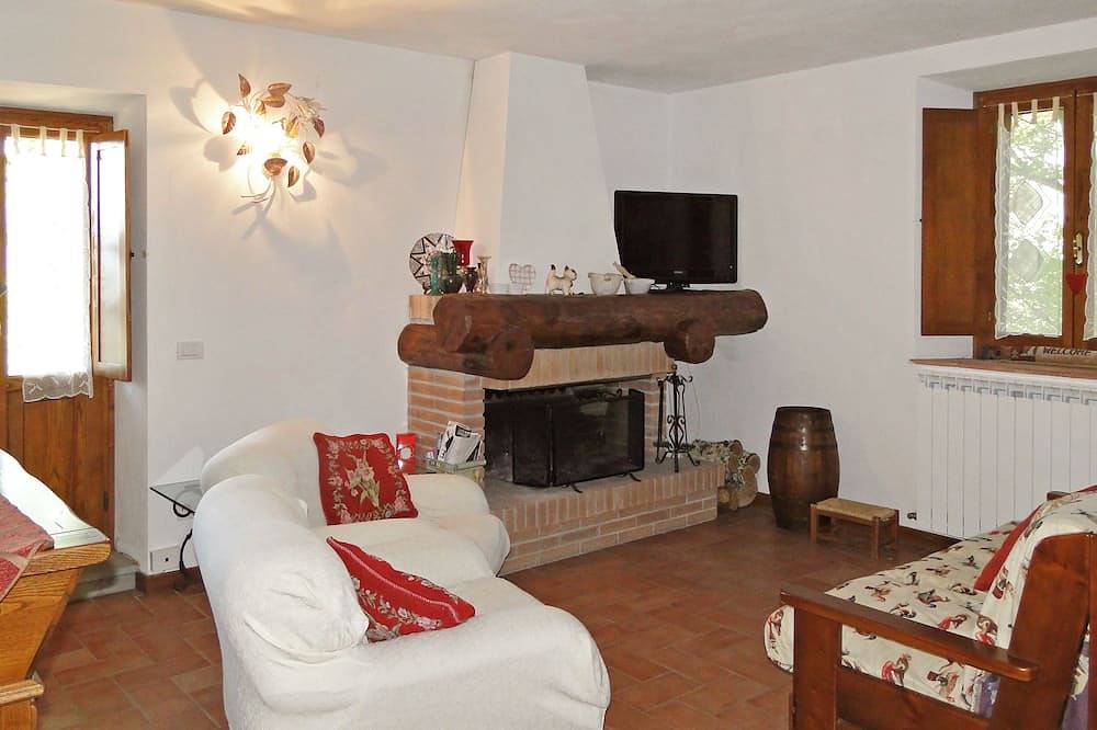 Rustikales Bauernhaus, privater Pool 5 Schlafzimmer, zu Fuß zum Restaurant, Blick auf die Berge! in Castelnuovo di Garfagnana, Garfagnana