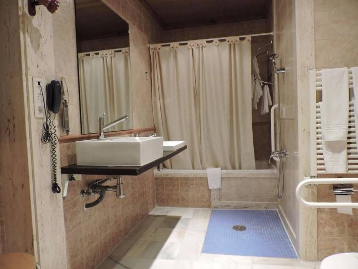 Hôtel pour 3 personnes, avec jacuzzi ainsi que sauna et terrasse à Guadix - 4