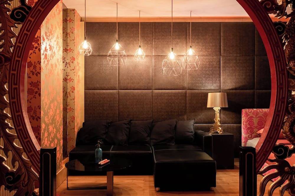 Experience a unique overnight stay in the Shanghai suite! in Gante, Provincia de Flandes Oriental