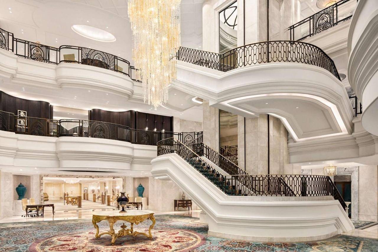 Shangri-La Bosphorus, Istanbul in Vişnezade Mahallesi, Istanbul