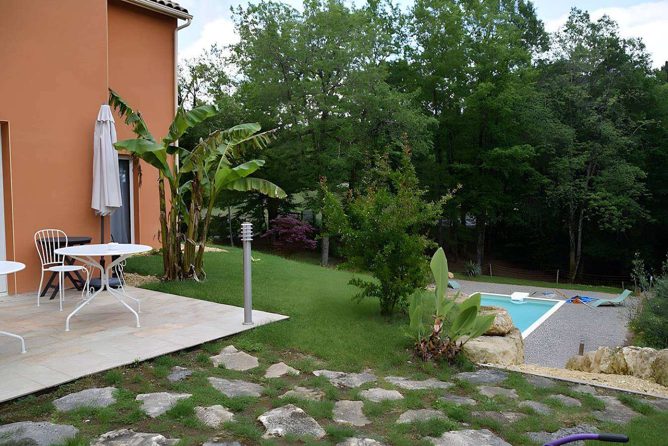 Chambre d’hôtes « La Colline Des Endrevies » avec piscine partagée, terrasse partagée et Wi-Fi in Saint-André-d'Allas, Périgord Noir