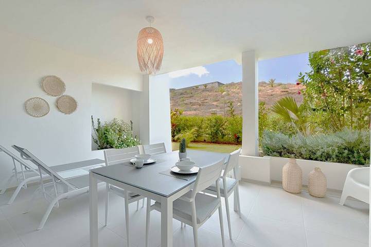 Chalet voor 3 personen, with zwembad and terras as well as tuin in Zuid Tenerife