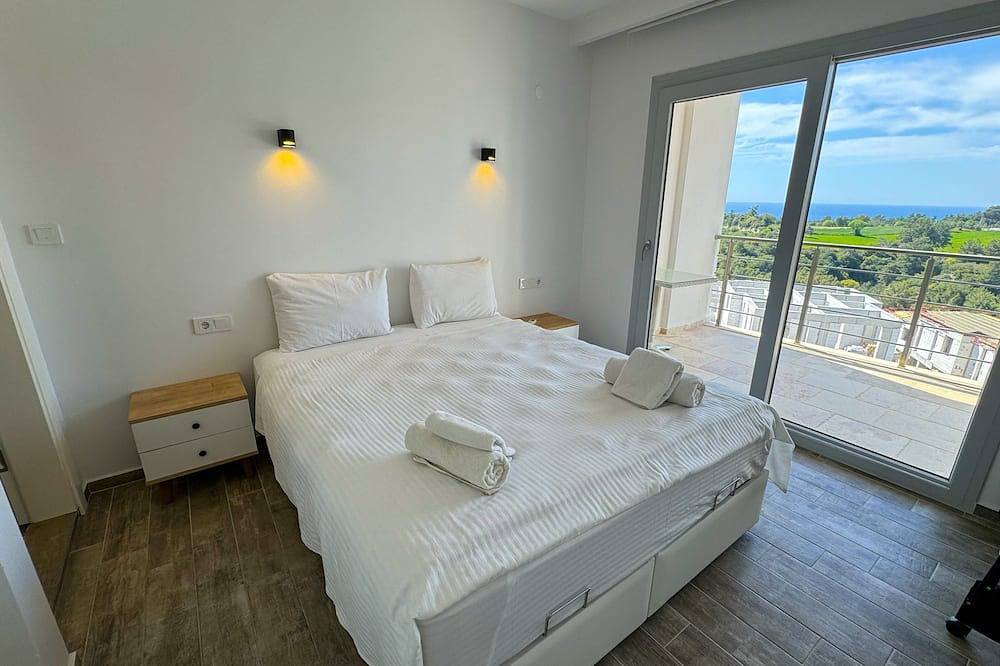Ganze Wohnung, Lavender D7 Seaview Penthouse – Ideal for Families, Pool & Sunset Balcony in Kusadasi, Provinz Aydın