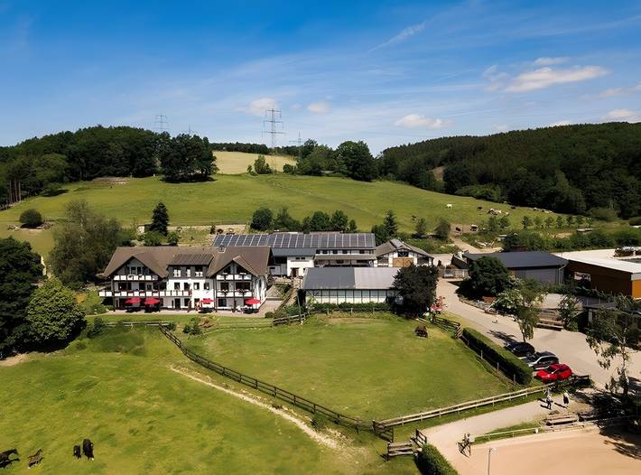 Geheel appartement, Ferienhof Pulte appartement 'Gänsebloem' met bergzicht, gedeeld terras en wifi in Kreis Olpe, Biggesee