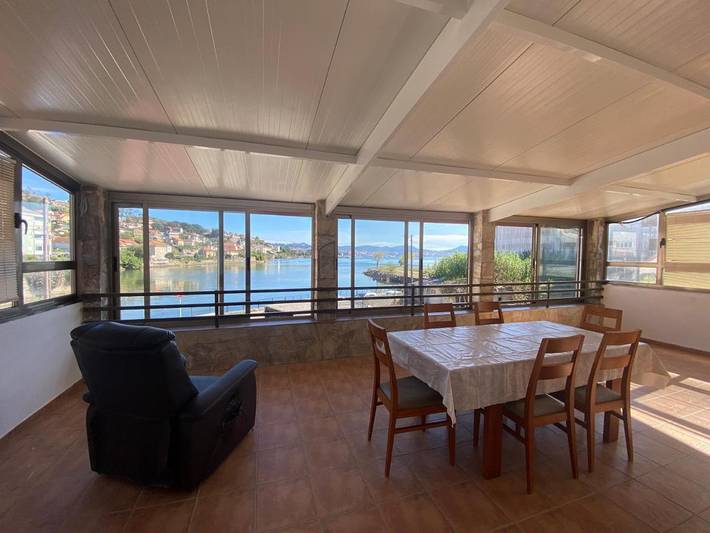 Apartamento para 7 personas, con Balcón además de Terraza y Vistas en Moaña