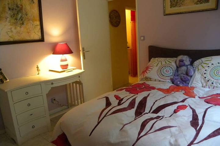 Ganze Wohnung, 2 Zimmerwohnung 47 m² + Terrasse. Direkt am Meer - Panoramablick auf das Meer in Bandol, Mittelmeerküste (Frankreich)