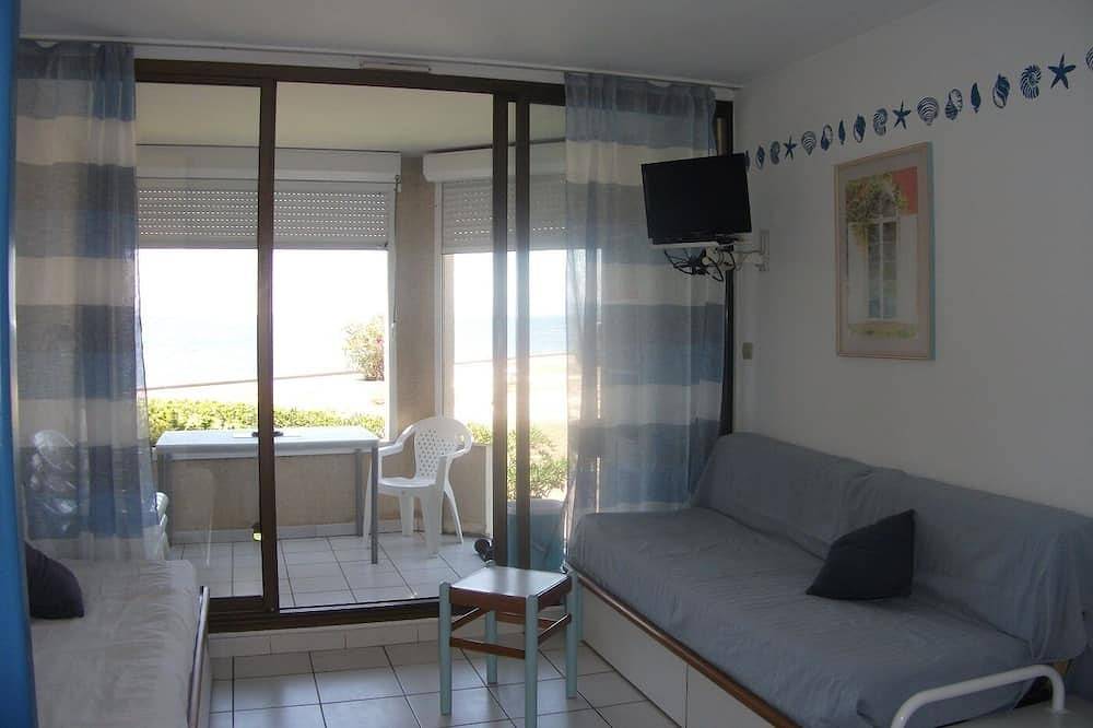 Entire apartment, Ground floor garden apartment with sea view and pools in Le Barcarès, Côte d'Améthyste