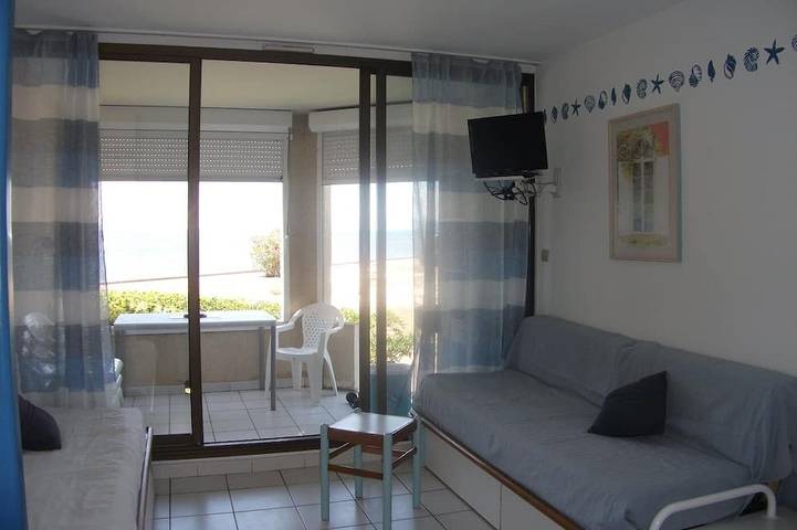 Ganze Wohnung, Studio Kabinenfüße im Wasser Promo 18-25 / August 2018/480 € Woche in Le Barcarès, Côte d'Améthyste