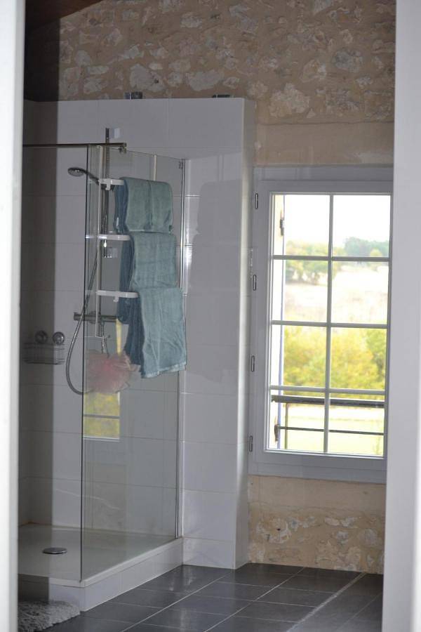 Location de vacances pour 12 personnes, avec vue ainsi que jardin et piscine à Fonroque - 2