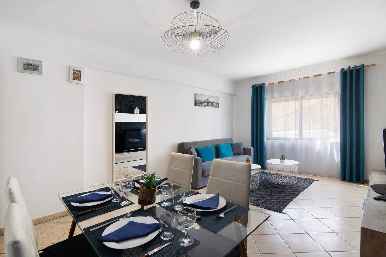 Entire apartment, Holiday Apartment "Do Sol" with Private Terrace, Balcony and Wi-Fi in Albufeira, Faro District