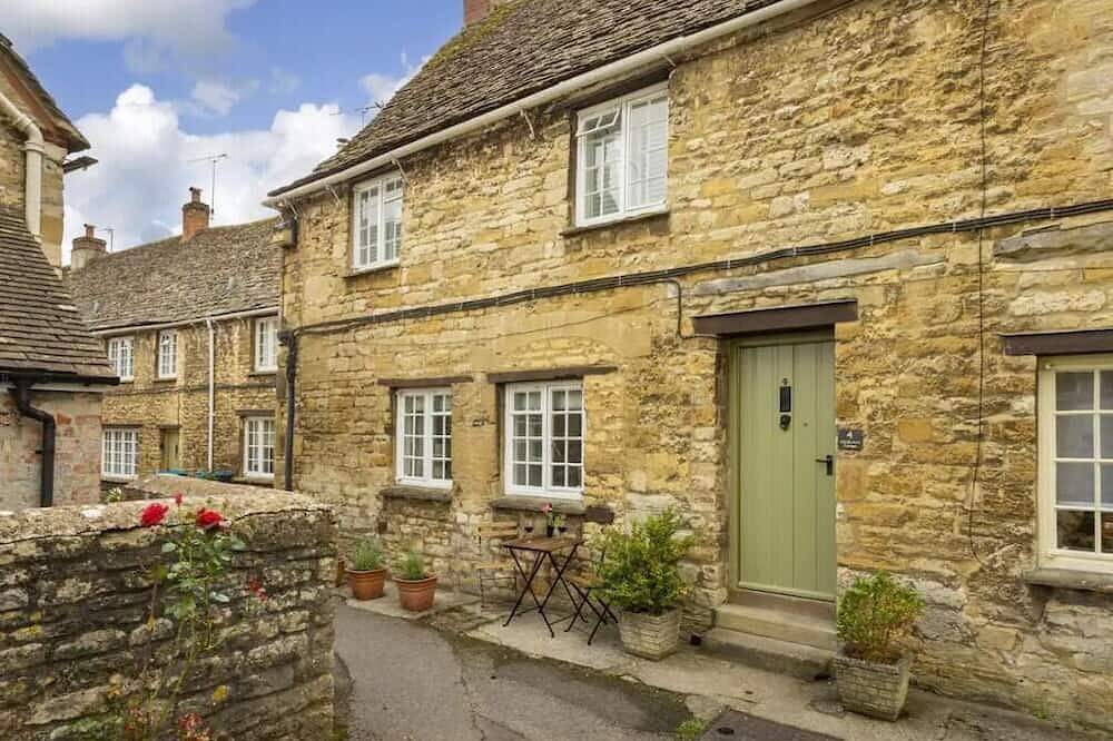 Beautiful Historic High Street Cottage in Burford in Burford, Oxfordshire