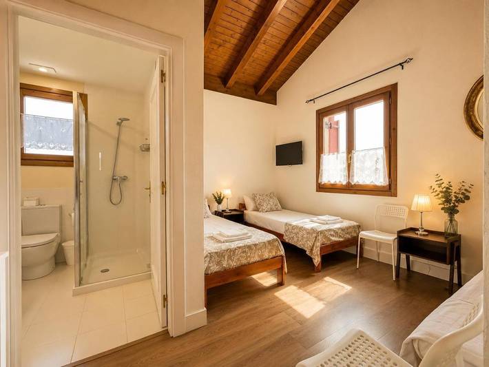 Albergue para 6 personas, con Balcón además de Terraza y Vistas en Ulzamaldea - 3