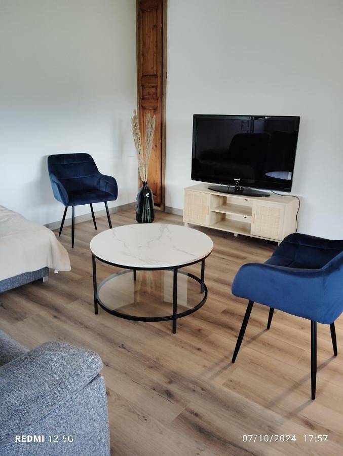 Gîte pour 6 personnes, avec jardin et piscine à Pléguien