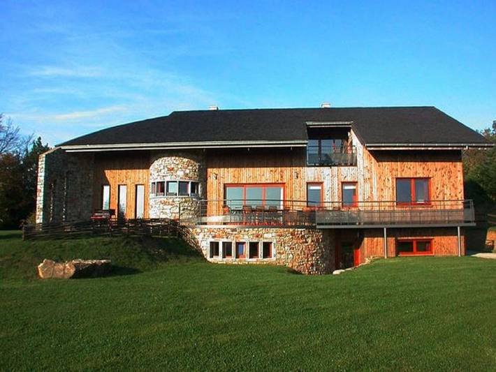 Villa pour 18 personnes, avec Terrasse ainsi que Jardin et Sauna dans les Hautes Fagnes