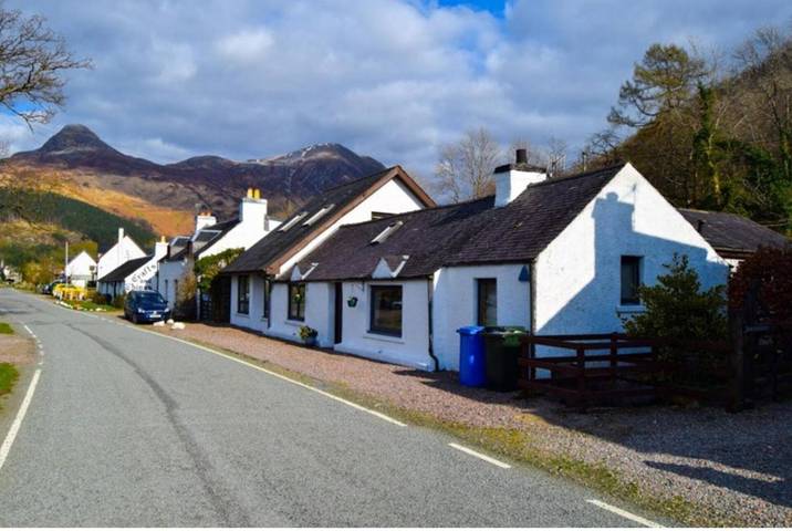 Holiday rental for 9 people, with Balcony and Terrace as well as Garden and Lake view in Glencoe