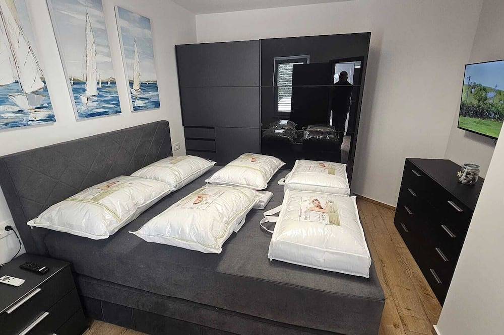 Appartamento intero, One-bedroom Apartment With Terrace Close to the Beach in Gajac, Pag