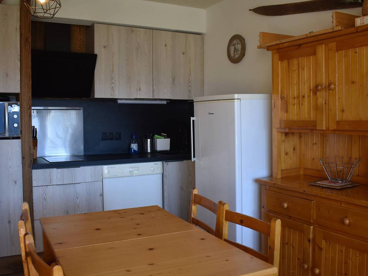 Appartement entier, Charmant T2 Cabine Style Chalet, exposé Sud, proche centre et télécabines in Font-Romeu-Odeillo-Via, Parc naturel régional des Pyrénées catalanes