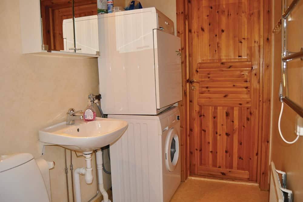 Amazing home in Segmon with sauna in Grums, Vänern