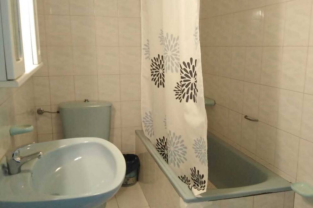 3 bedroom house near beach lighthouse hiking trail in Corme, Puenteceso