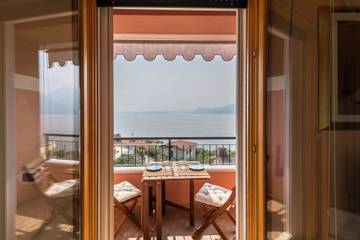 Appartement De Vacances pour 4 Personnes dans Torri del Benaco, Montagnes autour du lac de Garde, Photo 1