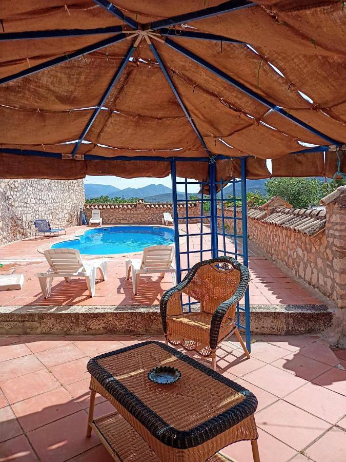 Casa de vacaciones para 8 personas, con piscina además de vistas y jardín, Se admiten mascotas en Sierra Mágina - 2
