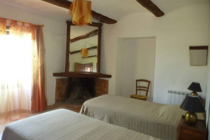 Gîte pour 6 personnes, avec jardin et terrasse à Saint-Laurent-le-Minier - 3