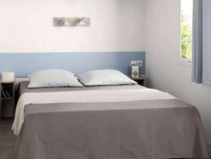 Location de vacances pour 6 personnes, avec terrasse et piscine dans Sandrans - 3