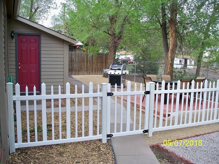 Vacation home for 4 people, with yard, with pets in Colorado Springs