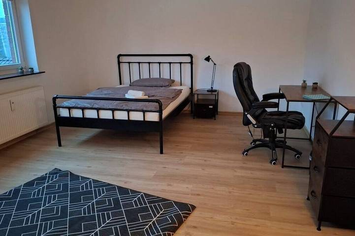 Ganze Wohnung, Zimmer \"black\" in Wg - zentral & ruhig - Vw, Autostadt, Vfl- Parkplatz und Wlan in Wolfsburg, Braunschweig und Umgebung