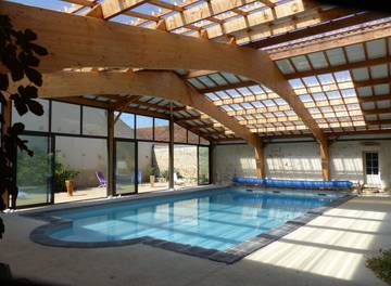 Gîte pour 10 personnes, avec terrasse et jardin à Sainte-Gemme-la-Plaine