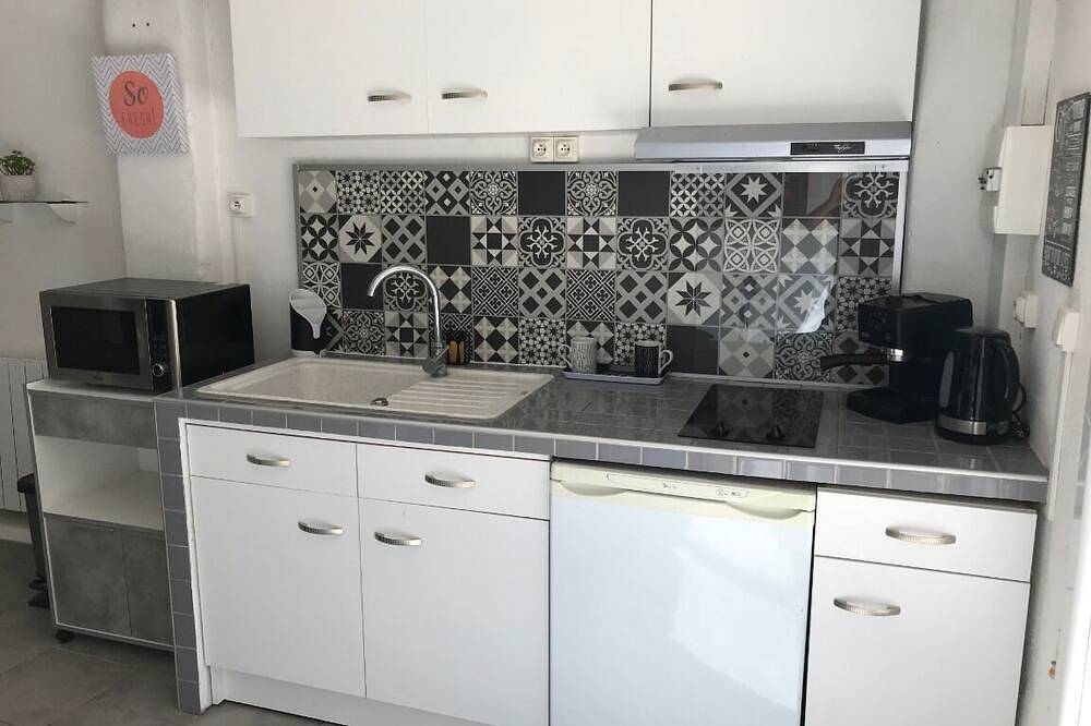 Appartement entier, Studio indépendant T1 in Carnoux-en-Provence, Côte méditerranéenne (France)